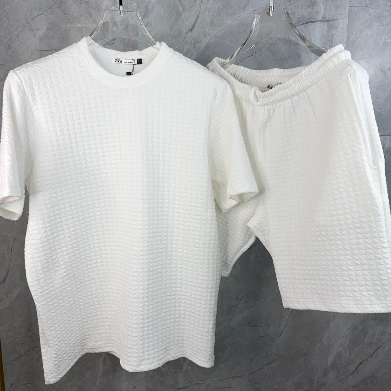 Conjunto Texturizado Branco — Camiseta + short · tecido texturizado